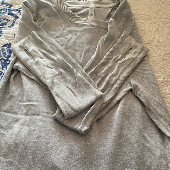 Lululemon open back knit light blue sweater.size 6 - Picture 5 of 5